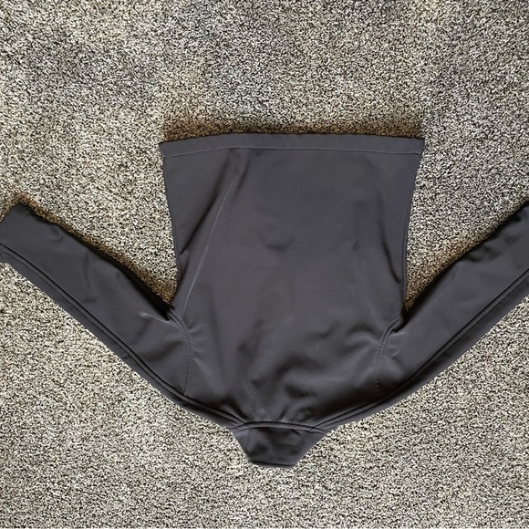 Black windstop jacket. Youth small - Picture 2 of 9